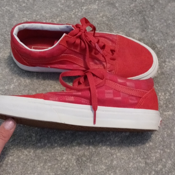 Red Vans size 7.5 woman's - Picture 7 of 7